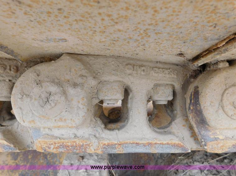 image for item L5847 2004 Caterpillar D5G LGP dozer