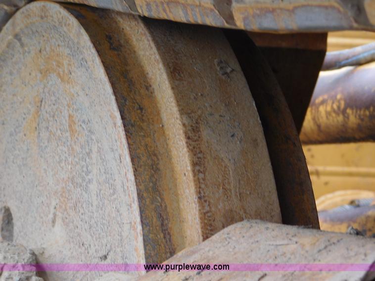 image for item L5847 2004 Caterpillar D5G LGP dozer