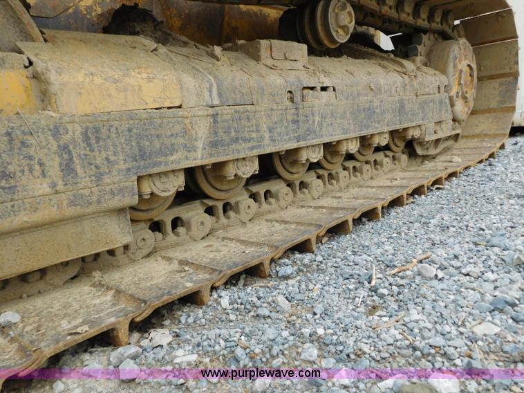 image for item L5847 2004 Caterpillar D5G LGP dozer