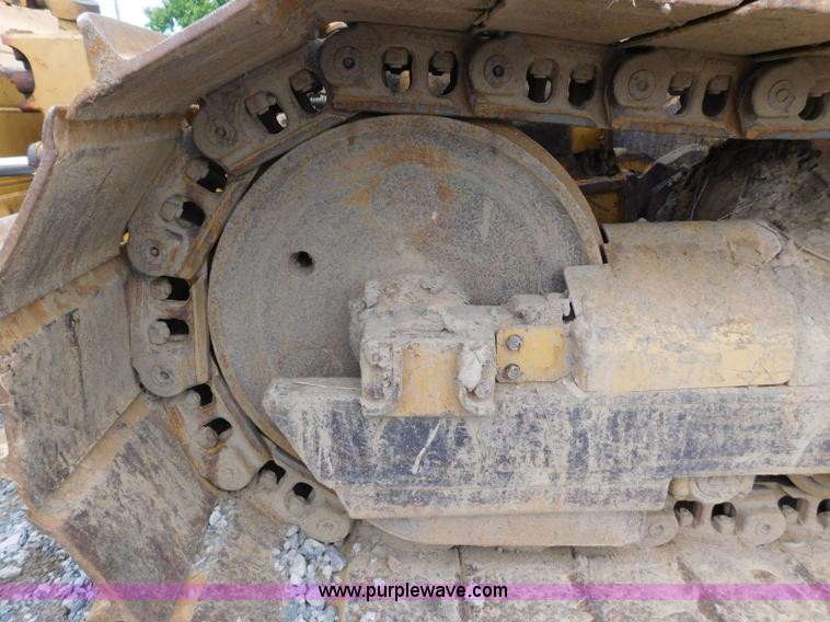 image for item L5847 2004 Caterpillar D5G LGP dozer