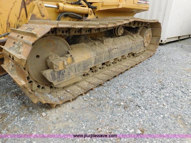 image for item L5847 2004 Caterpillar D5G LGP dozer