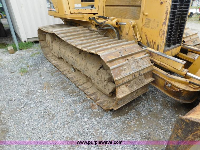 image for item L5847 2004 Caterpillar D5G LGP dozer
