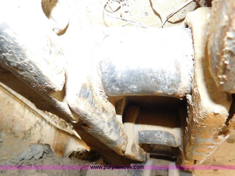 image for item L5847 2004 Caterpillar D5G LGP dozer