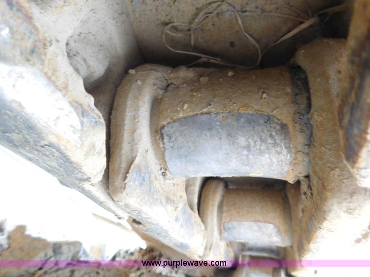 image for item L5847 2004 Caterpillar D5G LGP dozer