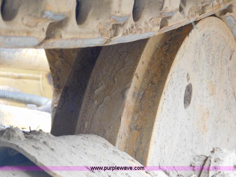 image for item L5847 2004 Caterpillar D5G LGP dozer