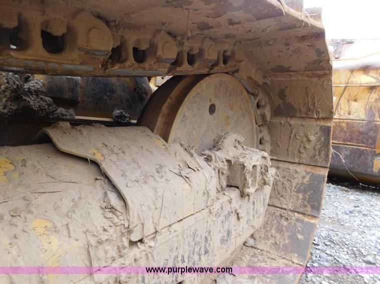 image for item L5847 2004 Caterpillar D5G LGP dozer