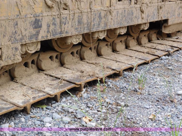 image for item L5847 2004 Caterpillar D5G LGP dozer