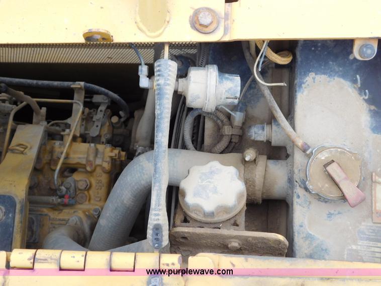 image for item L5847 2004 Caterpillar D5G LGP dozer