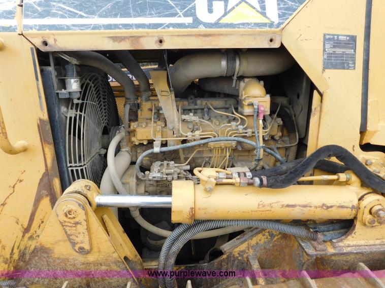 image for item L5847 2004 Caterpillar D5G LGP dozer