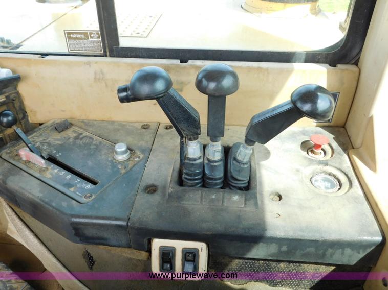 image for item L5851 1999 Caterpillar 627F conventional scraper