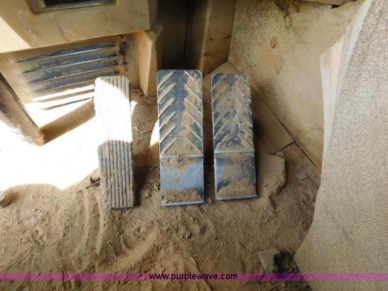 image for item L5851 1999 Caterpillar 627F conventional scraper