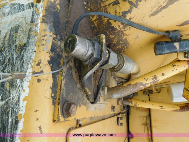 image for item L5851 1999 Caterpillar 627F conventional scraper