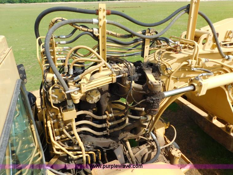 image for item L5851 1999 Caterpillar 627F conventional scraper