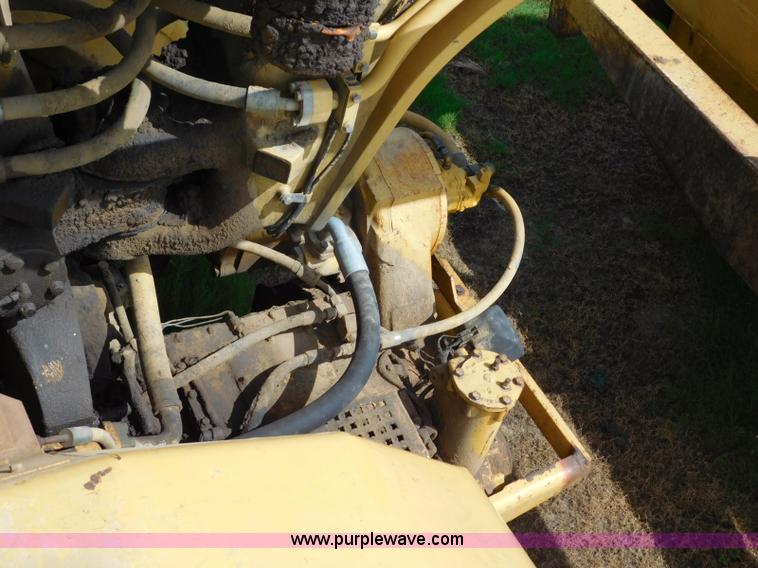 image for item L5851 1999 Caterpillar 627F conventional scraper