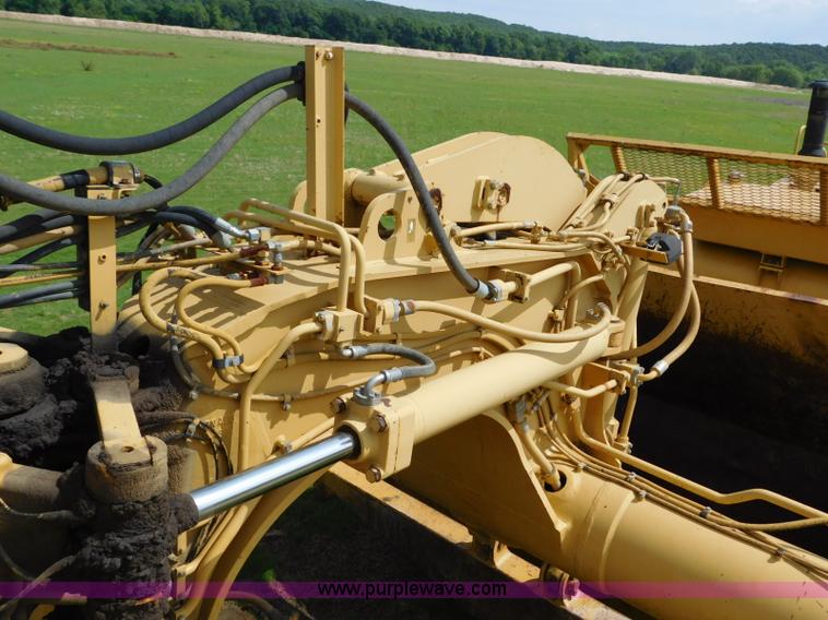 image for item L5851 1999 Caterpillar 627F conventional scraper