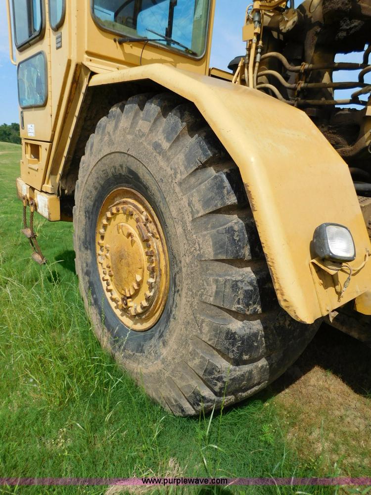 image for item L5851 1999 Caterpillar 627F conventional scraper