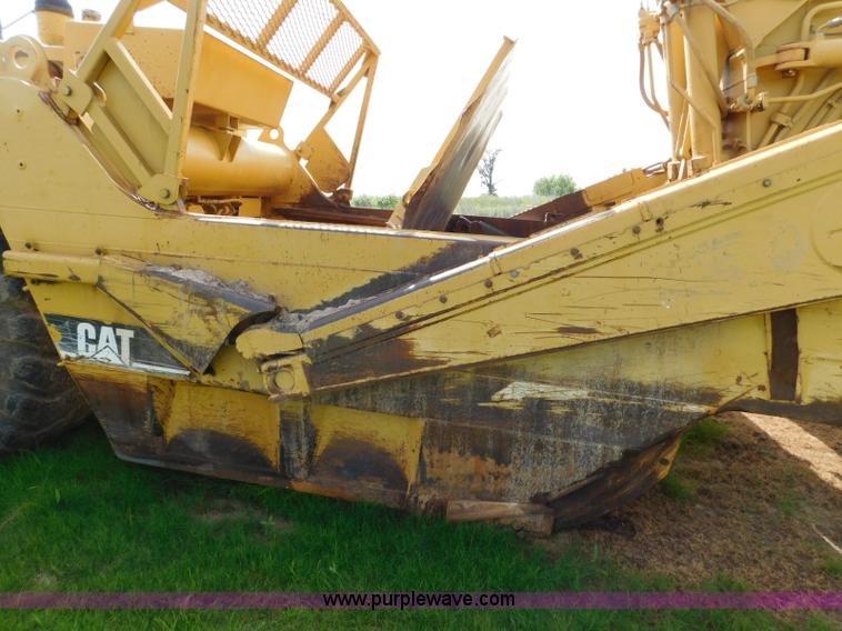 image for item L5851 1999 Caterpillar 627F conventional scraper