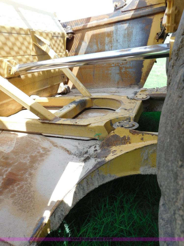 image for item L5851 1999 Caterpillar 627F conventional scraper