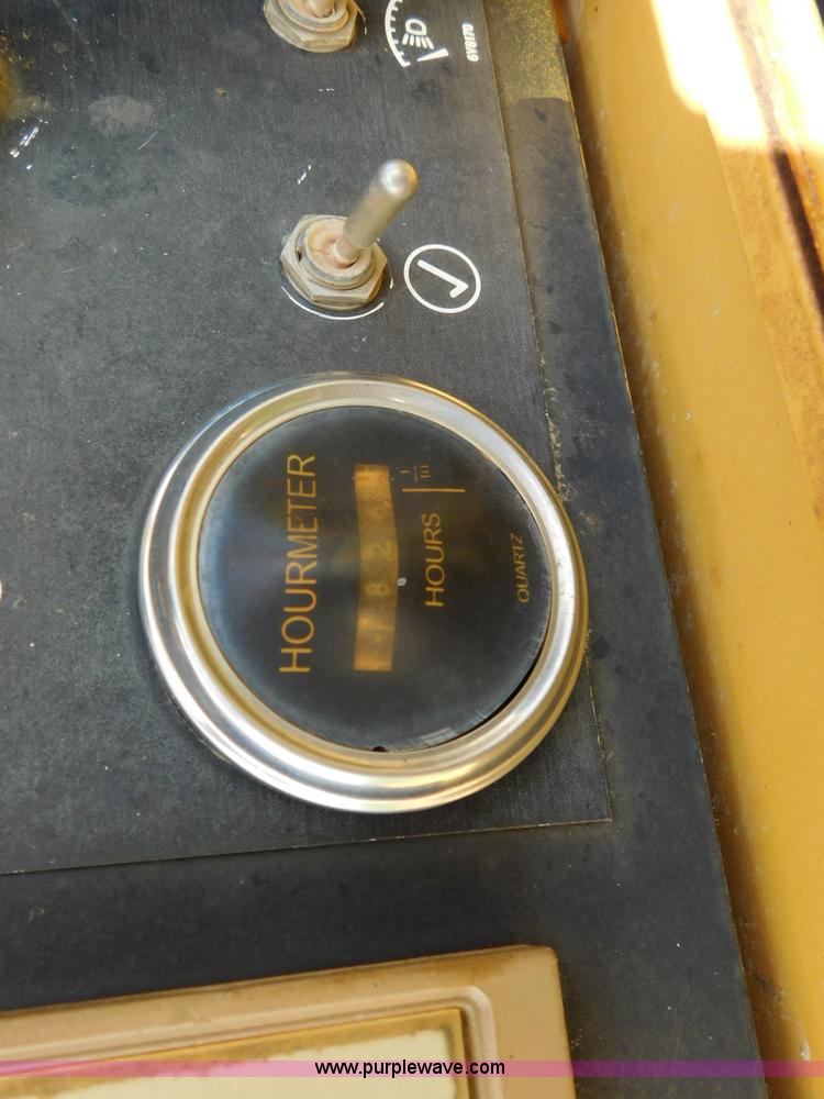 image for item L5851 1999 Caterpillar 627F conventional scraper