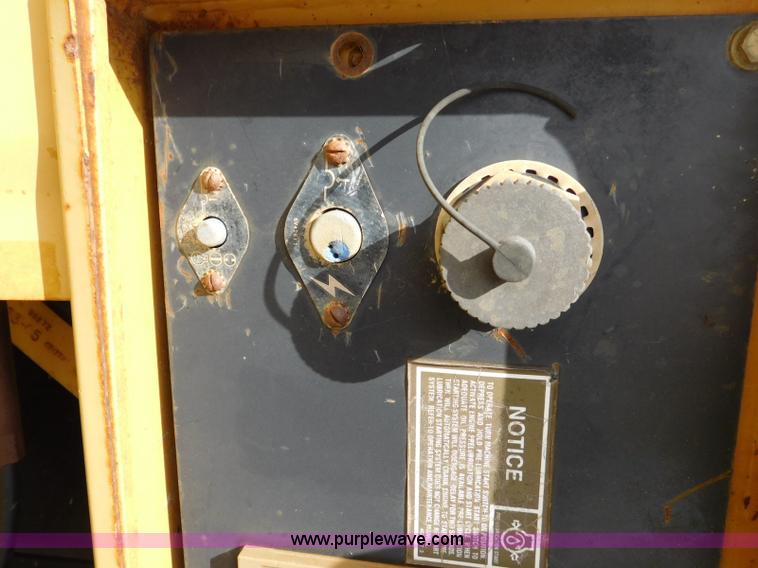 image for item L5851 1999 Caterpillar 627F conventional scraper