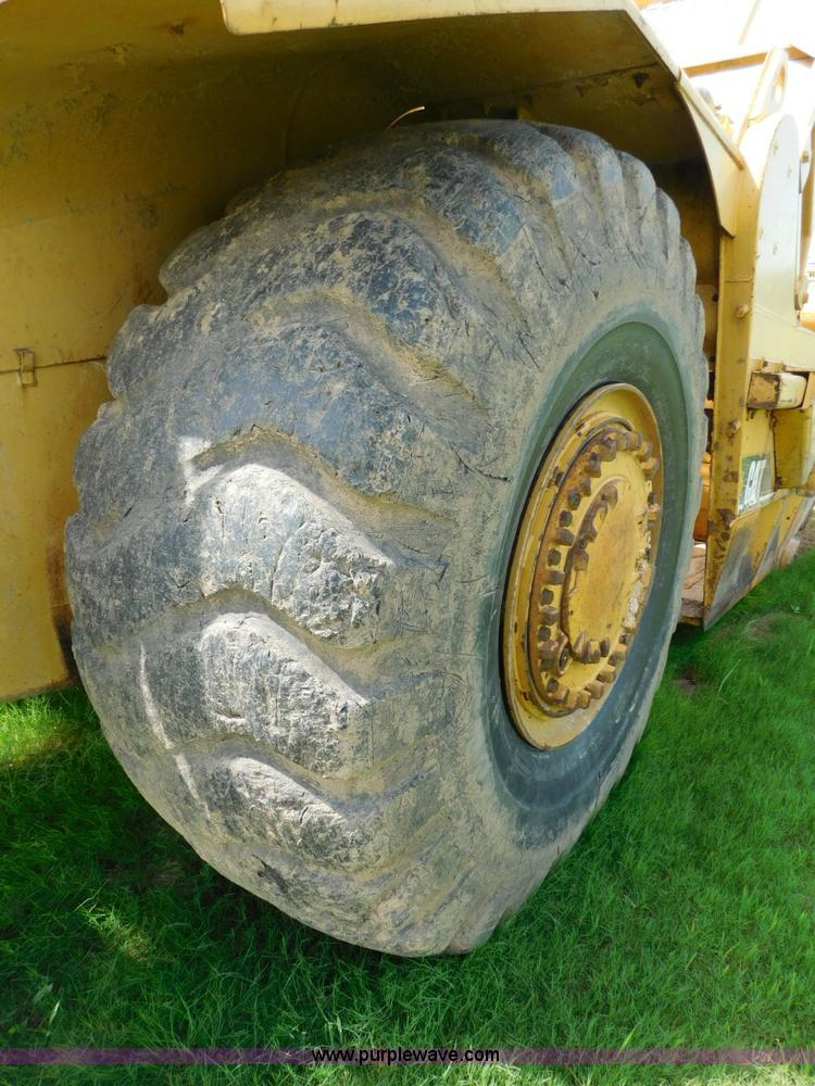 image for item L5851 1999 Caterpillar 627F conventional scraper