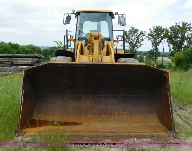 image for item L5852 2004 Caterpillar 972G Series II wheel loader