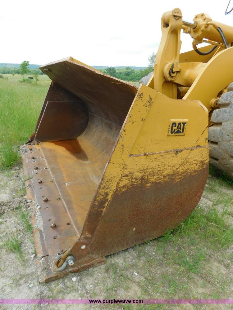 image for item L5852 2004 Caterpillar 972G Series II wheel loader