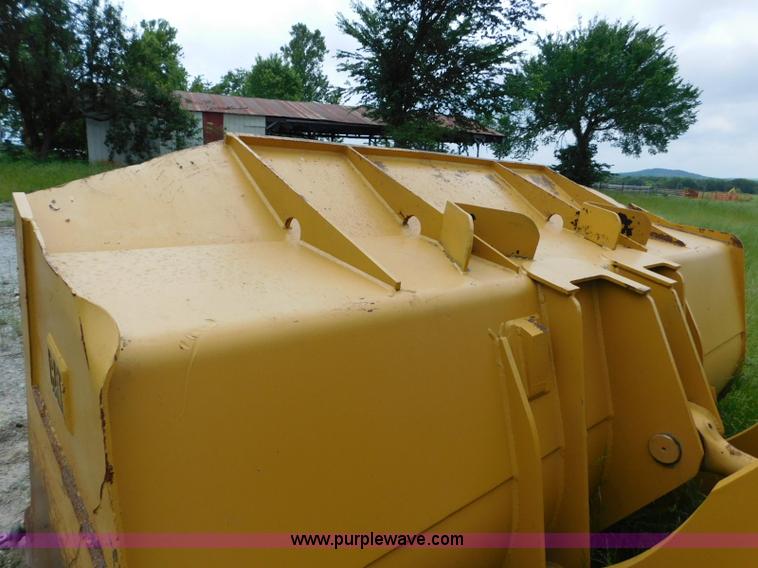 image for item L5852 2004 Caterpillar 972G Series II wheel loader