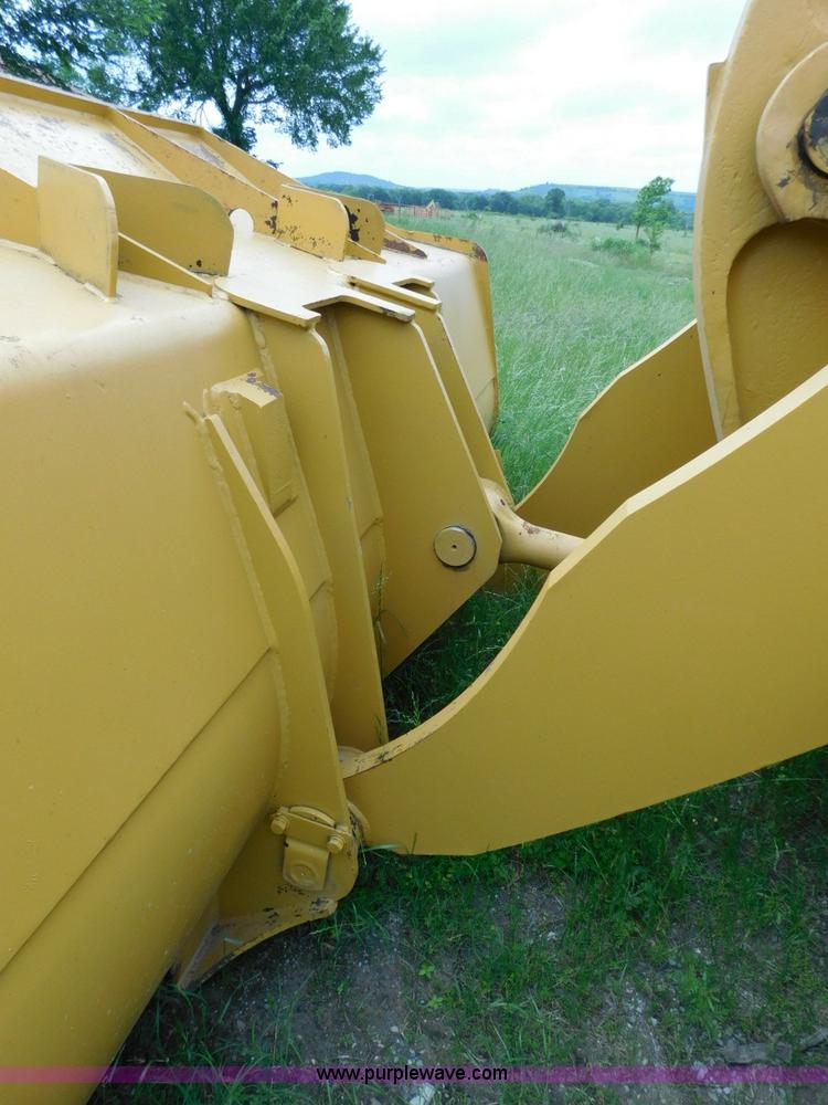 image for item L5852 2004 Caterpillar 972G Series II wheel loader