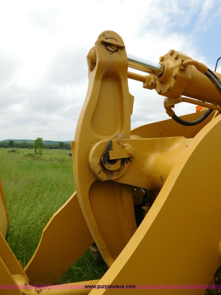 image for item L5852 2004 Caterpillar 972G Series II wheel loader