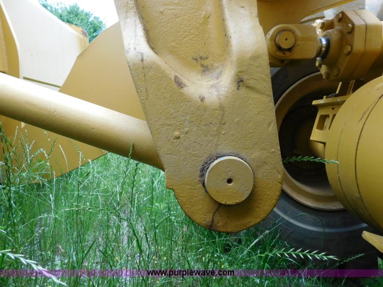 image for item L5852 2004 Caterpillar 972G Series II wheel loader