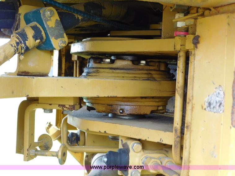 image for item L5852 2004 Caterpillar 972G Series II wheel loader