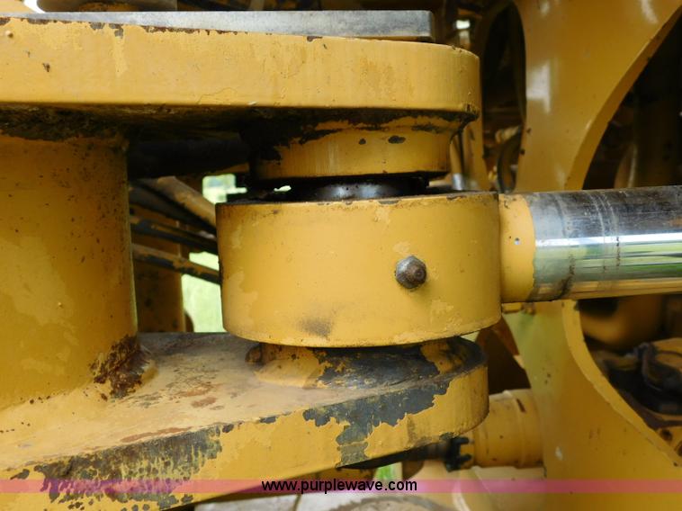 image for item L5852 2004 Caterpillar 972G Series II wheel loader