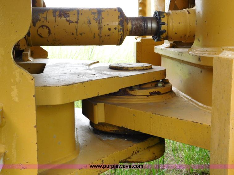 image for item L5852 2004 Caterpillar 972G Series II wheel loader