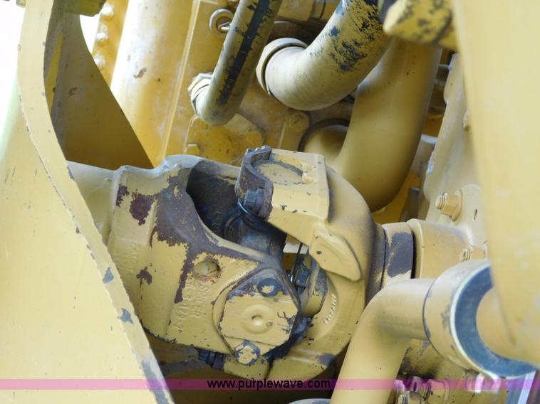 image for item L5852 2004 Caterpillar 972G Series II wheel loader