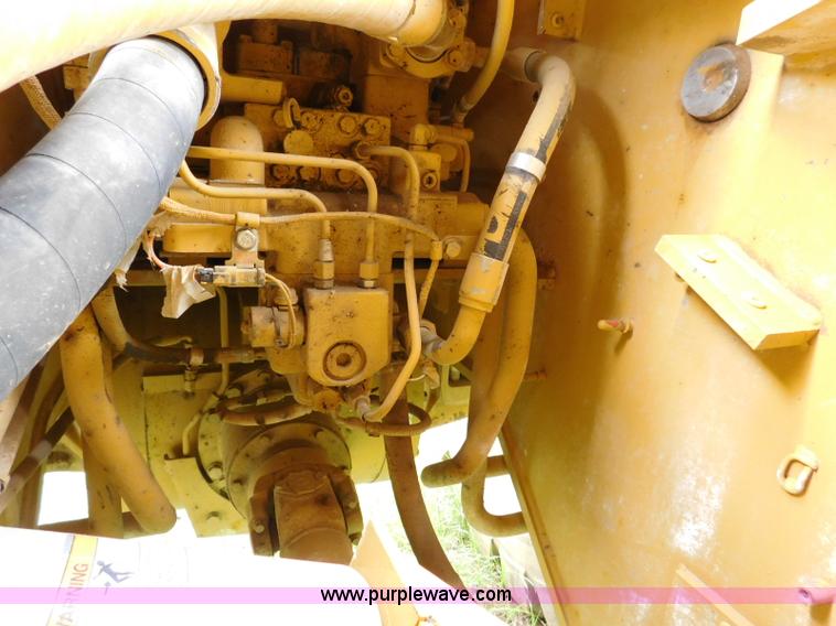 image for item L5852 2004 Caterpillar 972G Series II wheel loader