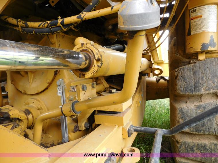 image for item L5852 2004 Caterpillar 972G Series II wheel loader