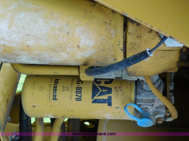 image for item L5852 2004 Caterpillar 972G Series II wheel loader