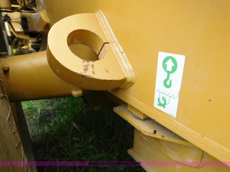 image for item L5852 2004 Caterpillar 972G Series II wheel loader