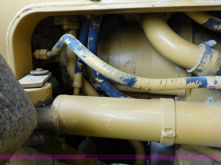 image for item L5852 2004 Caterpillar 972G Series II wheel loader