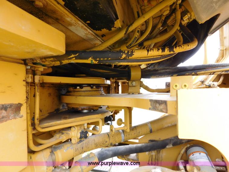 image for item L5852 2004 Caterpillar 972G Series II wheel loader