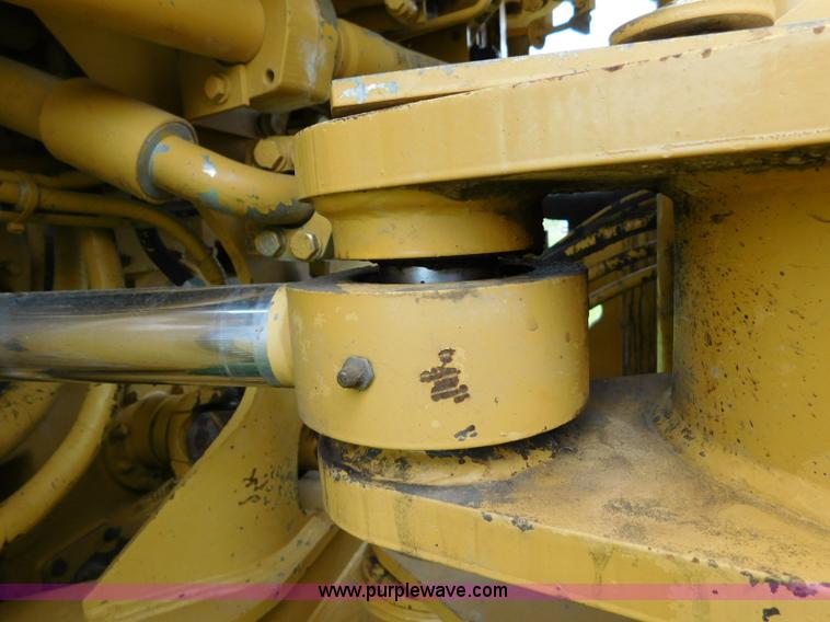 image for item L5852 2004 Caterpillar 972G Series II wheel loader