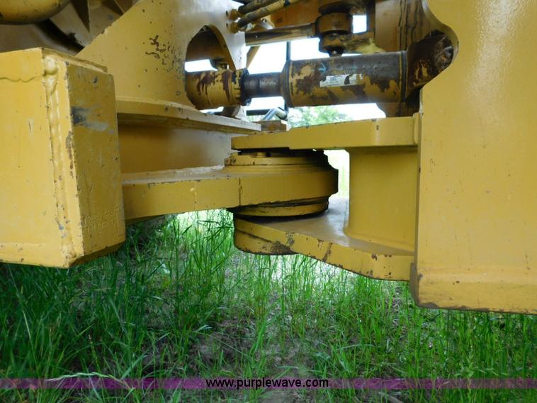 image for item L5852 2004 Caterpillar 972G Series II wheel loader