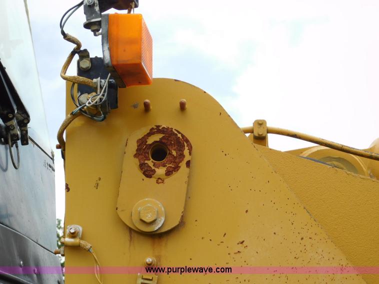 image for item L5852 2004 Caterpillar 972G Series II wheel loader