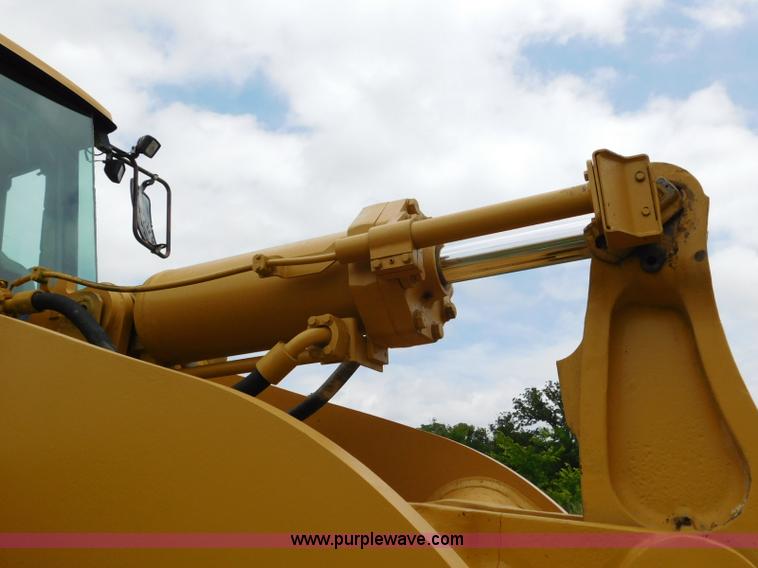 image for item L5852 2004 Caterpillar 972G Series II wheel loader