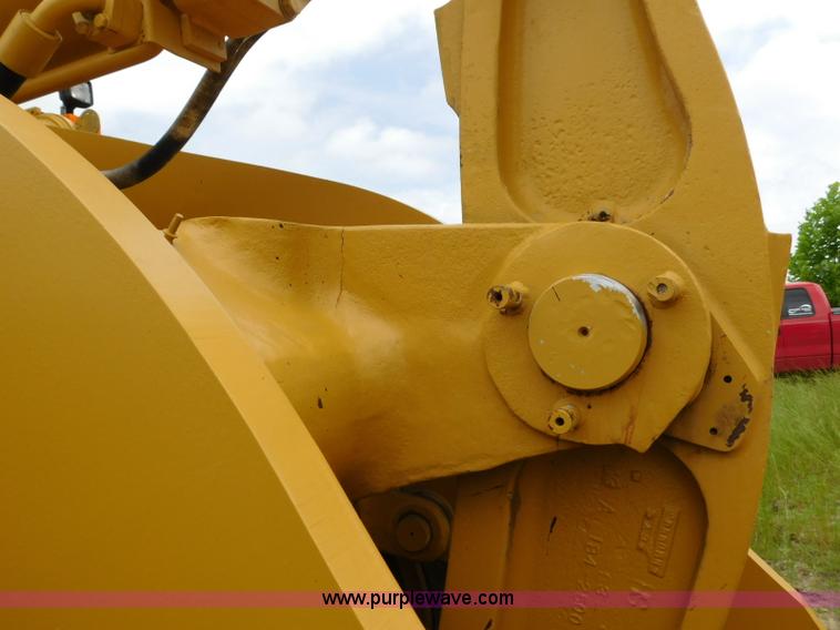 image for item L5852 2004 Caterpillar 972G Series II wheel loader