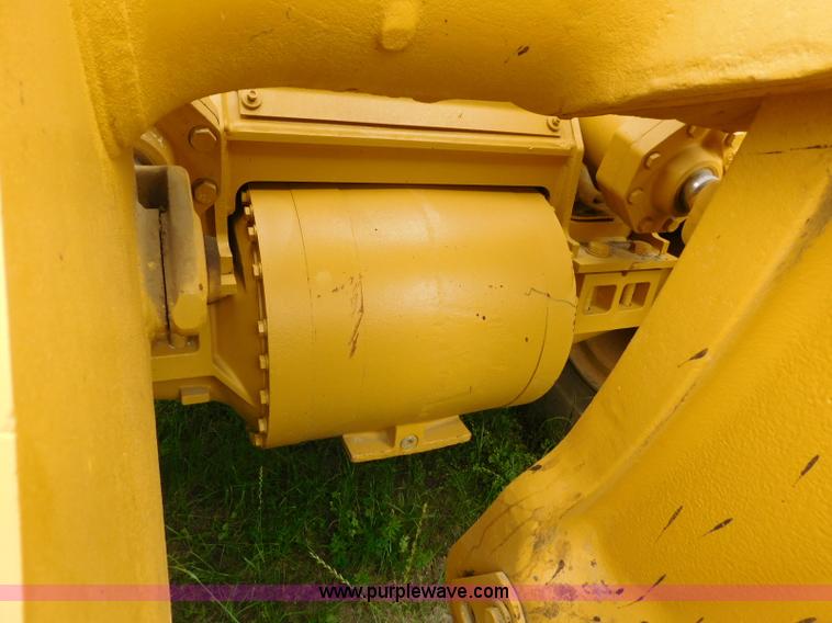 image for item L5852 2004 Caterpillar 972G Series II wheel loader