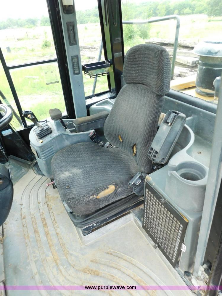 image for item L5852 2004 Caterpillar 972G Series II wheel loader