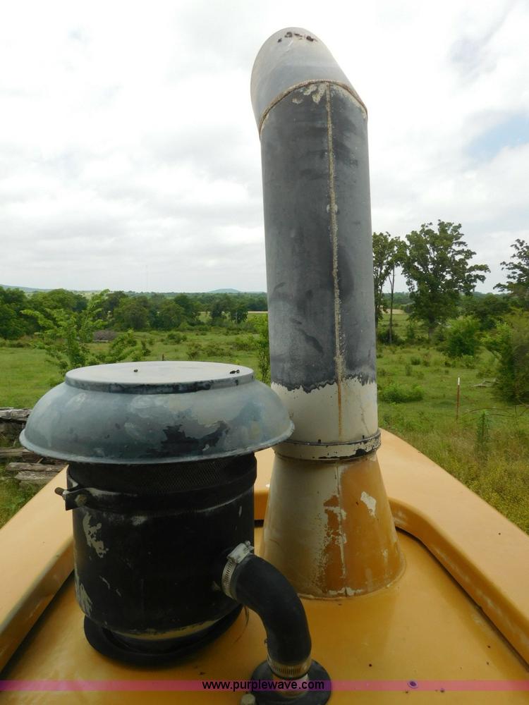 image for item L5852 2004 Caterpillar 972G Series II wheel loader