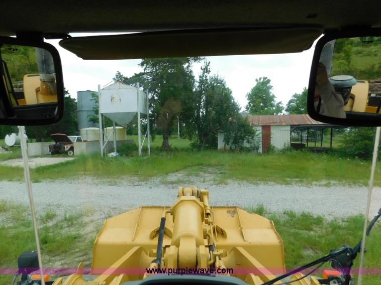 image for item L5852 2004 Caterpillar 972G Series II wheel loader